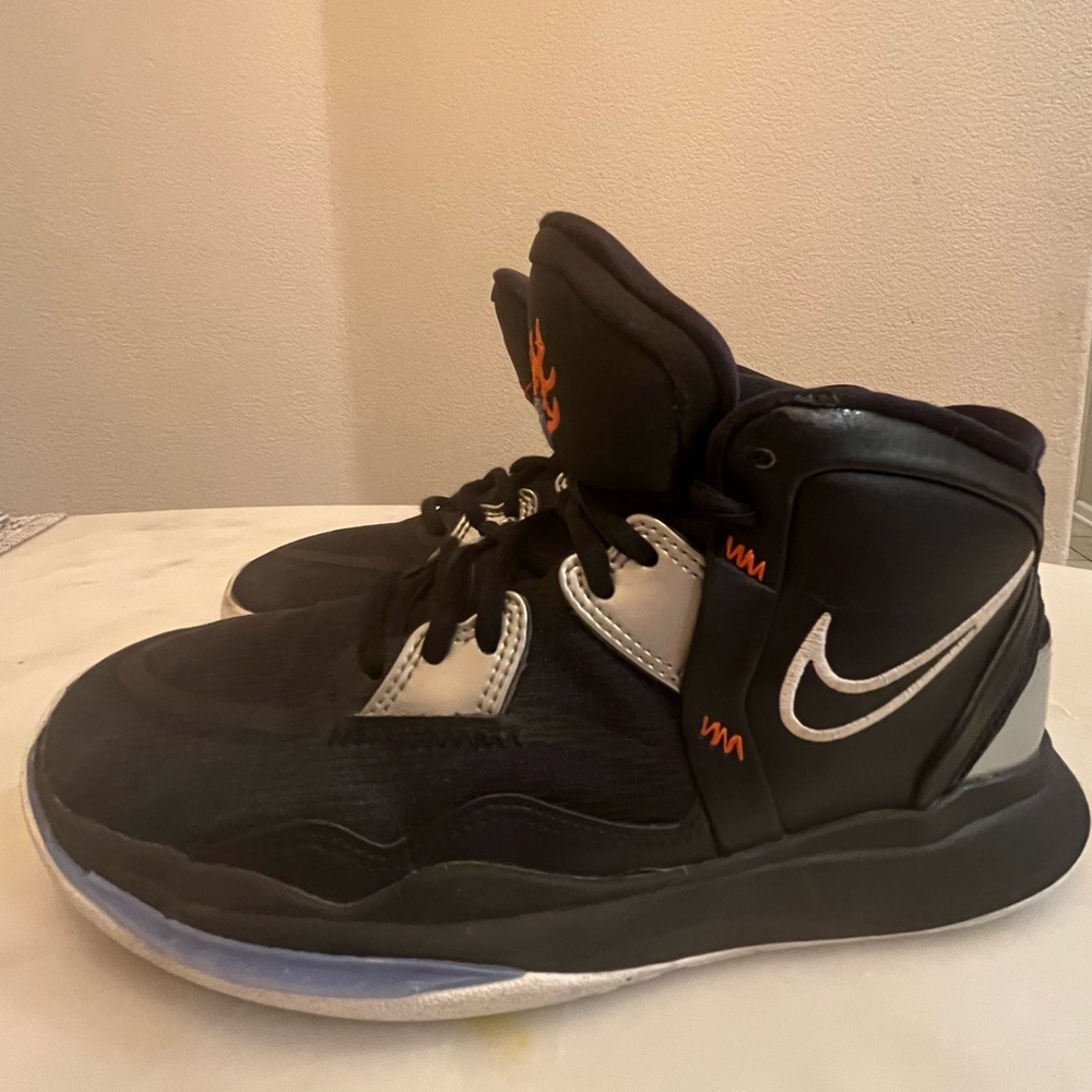 Kyrie Irving “Fire and Ice” Nike Basketball Shoes boys youth size 5.5Y